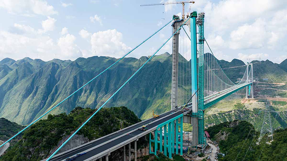 china eröffnet die höchste brücke der welt in weniger zeit, als es braucht, in deutschland eine straßenbahn fußgängerbrücke zu bauen