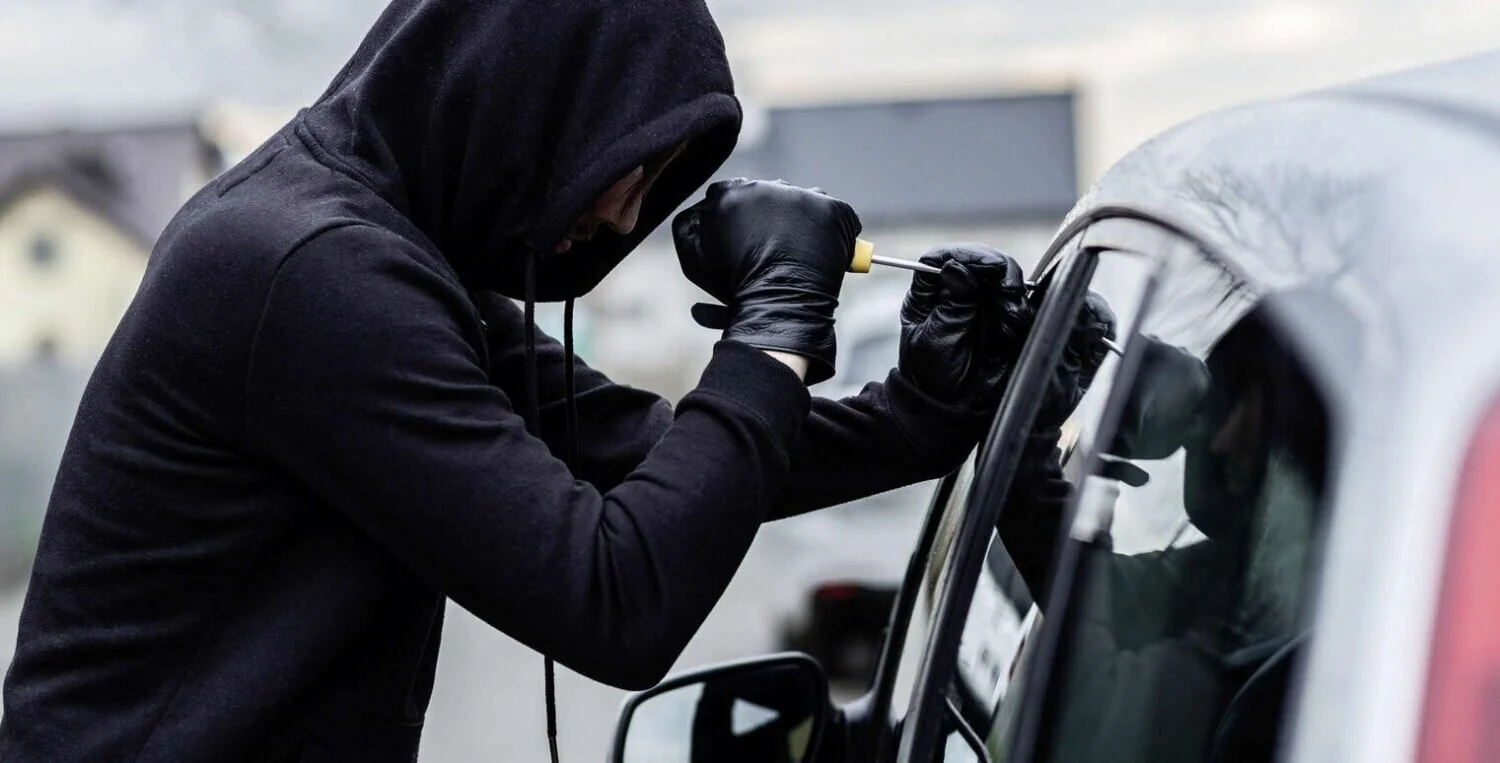Die Polizei warnt vor einem neuen Betrug, der KI nutzt, um Videos Ihres Autos zu erstellen
