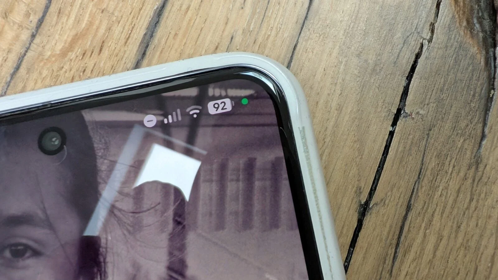 Ein grüner Punkt erscheint auf Ihrem Smartphone? Das bedeutet er wirklich